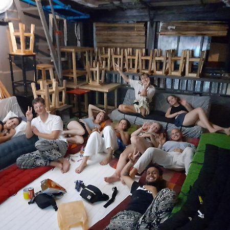 Dormsin Social Hostel Phi Phi-eilanden Buitenkant foto