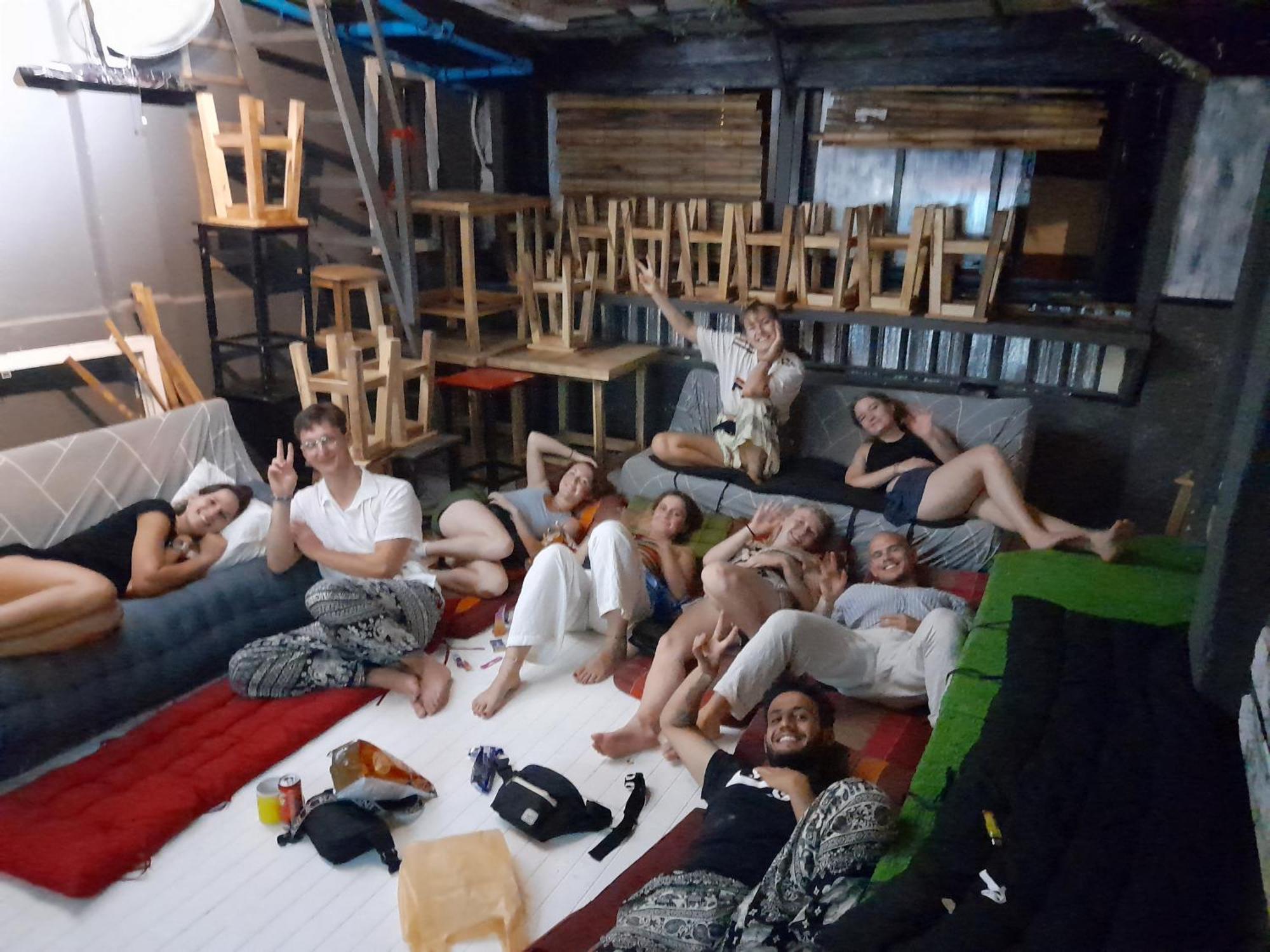 Dormsin Social Hostel Phi Phi-eilanden Buitenkant foto